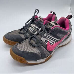 Nike MultiCourt 10, Volleyball Shoe, Size 10.  In excellent condition!